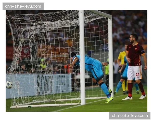 球员倒地捂脸行为视频分析 意甲裁判采纳标准引发困惑